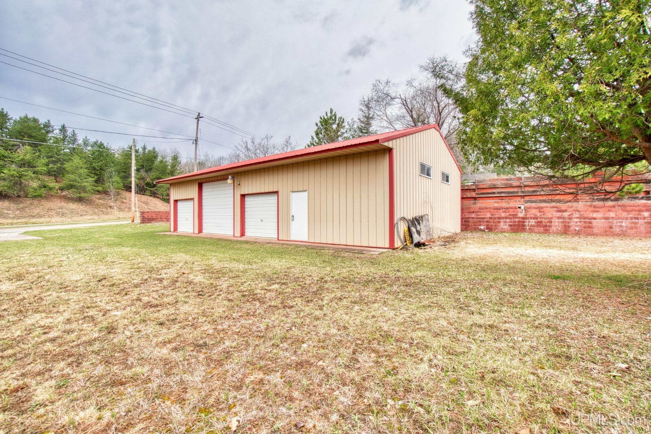 224 Roosevelt Road Niagara, WI 54151 - Photo 11 of 20 Gallery Image 11