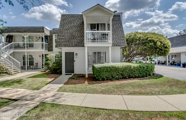 $309,900 | 550 Post Road, Unit 801, Ridgeland, MS 39157