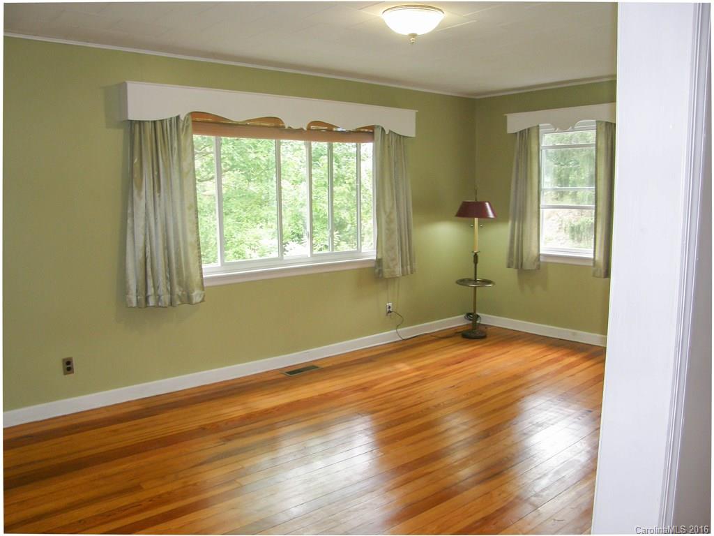 692 Newfound Road Leicester, NC 28748 - Photo 3 of 22
