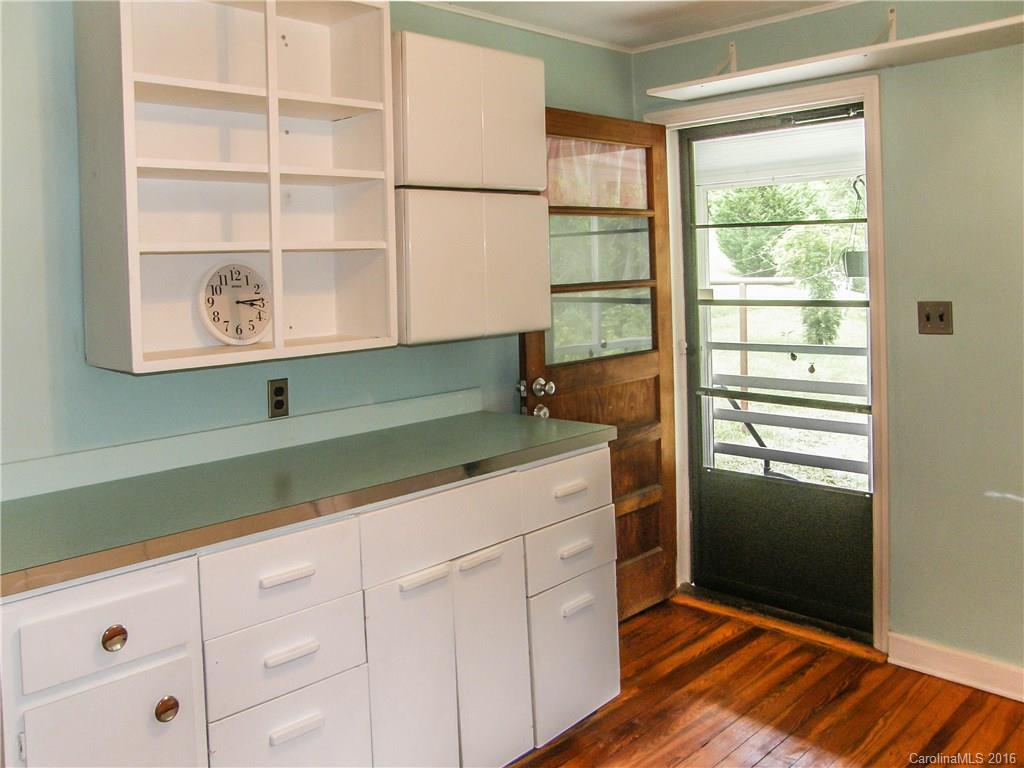 692 Newfound Road Leicester, NC 28748 - Photo 4 of 22