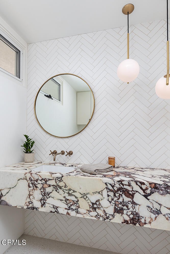 95 Tustin Road Pasadena, CA 91105 - Photo 29 of 41 a bedroom with a bed and a mirror