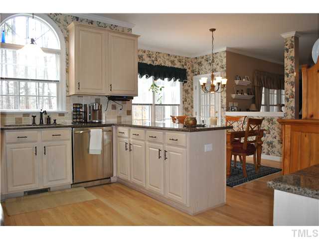 5913 North Hawthorne Way Raleigh, NC 27613 - Photo 9 of 25