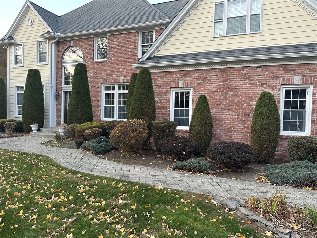 7 Rising Corner Road Southwick, MA 01077 - Photo 6 of 42 a front view of a house
