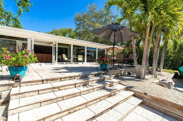 $1,595,000 | 1648 Shelburne Lane, Sarasota, FL 34231