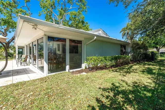 $1,595,000 | 1648 Shelburne Lane, Sarasota, FL 34231