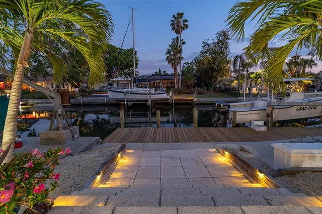 $1,595,000 | 1648 Shelburne Lane, Sarasota, FL 34231