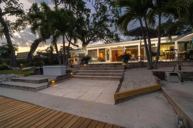 $1,595,000 | 1648 Shelburne Lane, Sarasota, FL 34231