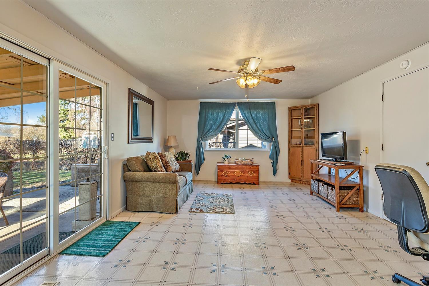 3469 Bursell Road Central Point, OR 97502 - Photo 17 of 31 Gallery Image 17