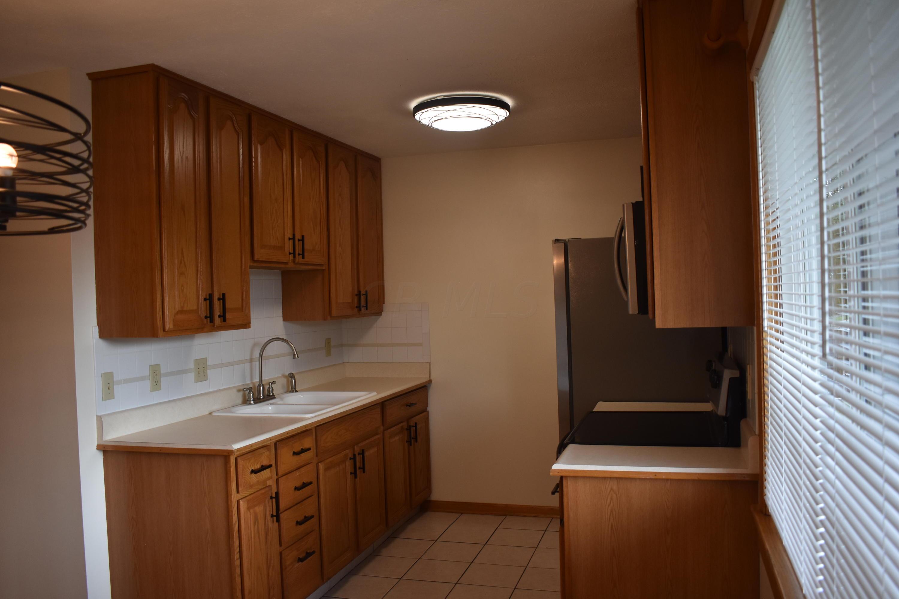 3936 Ivorton Road West Columbus, OH 43207 - Photo 5 of 30 Gallery Image 5