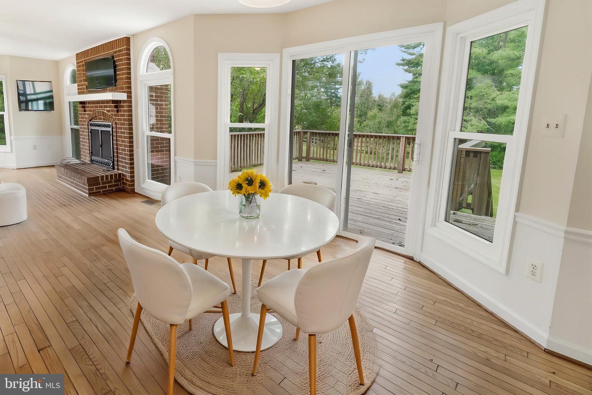 17004 Spates Hill Road Poolesville, MD 20837 - Photo 29 of 80 Large Table Space in Kitchen