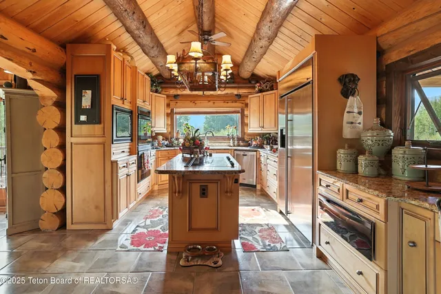 $3,300,000 | 3 Forest Trail, Boulder, WY 82923