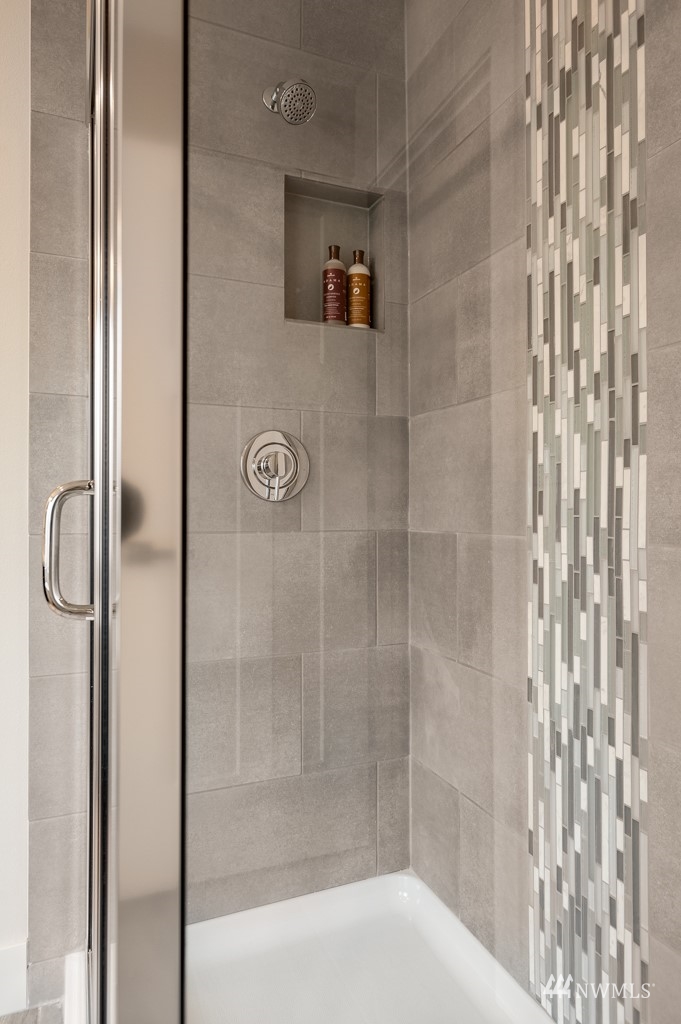 620 215th Street Southeast, Unit RM6 Bothell, WA 98021 - Photo 20 of 28 a bathroom with a shower