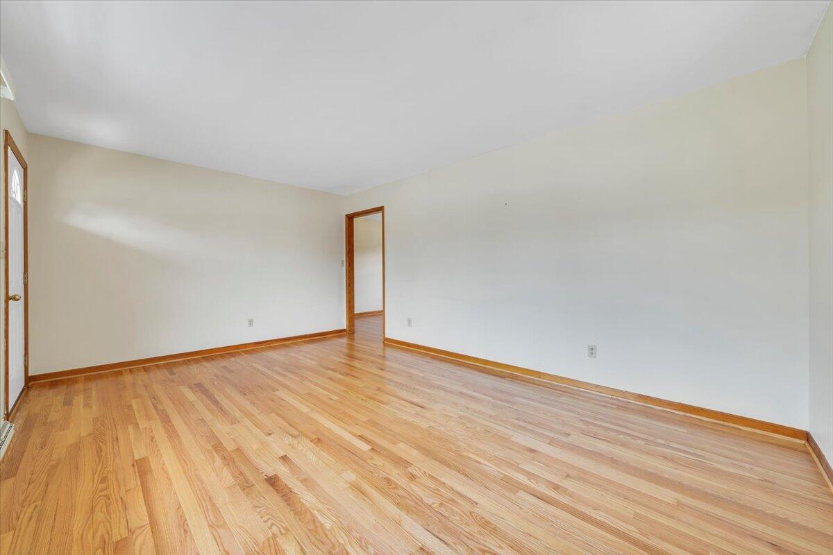 409 Decatur Circle Salem, VA 24153 - Photo 6 of 47 06-MIB06282