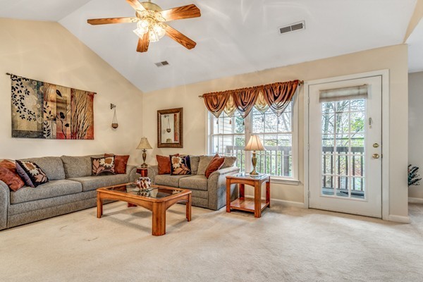 36 Cambridge Road, Unit 7 Woburn, MA 01801 - Photo 4 of 25 Gallery Image 4