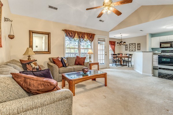 36 Cambridge Road, Unit 7 Woburn, MA 01801 - Photo 6 of 25 Gallery Image 6
