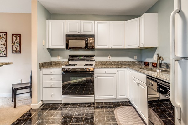 36 Cambridge Road, Unit 7 Woburn, MA 01801 - Photo 10 of 25 Gallery Image 10
