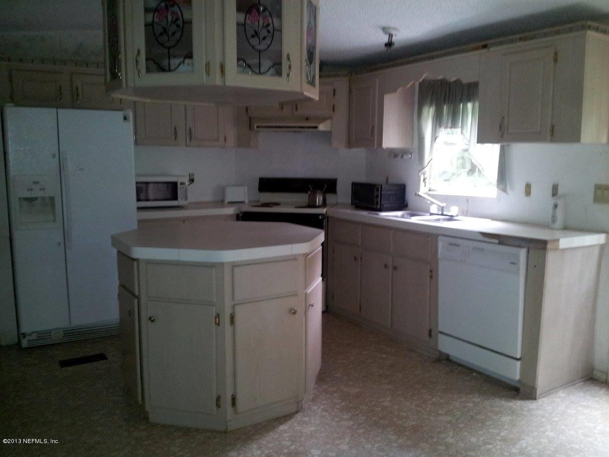 5851 Spruce Road Macclenny, FL 32063 - Photo 3 of 4 Kitchen pic