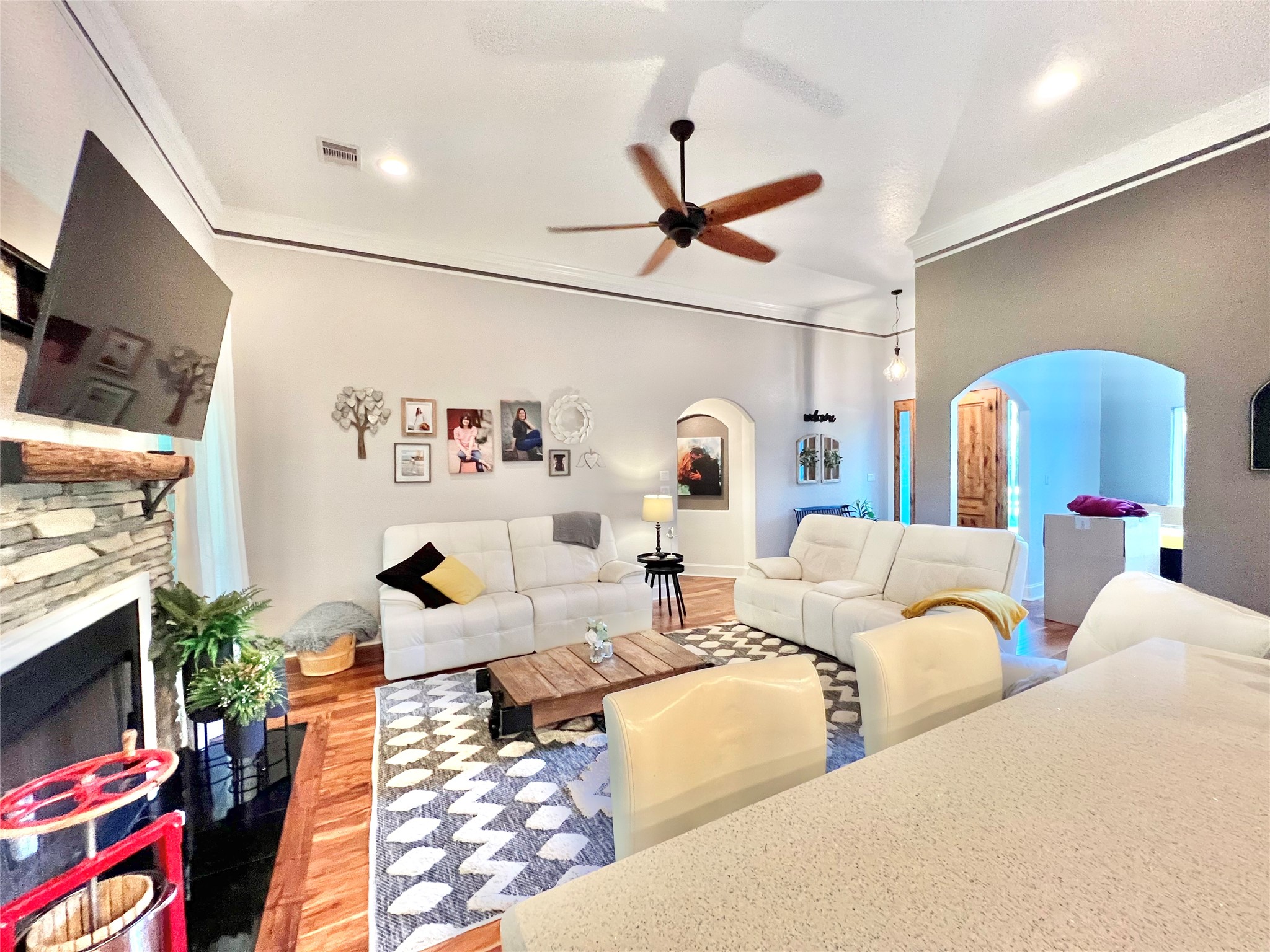 6714 Jay Road Hitchcock, TX 77563 - Photo 14 of 50 a living room with furniture and a flat screen tv