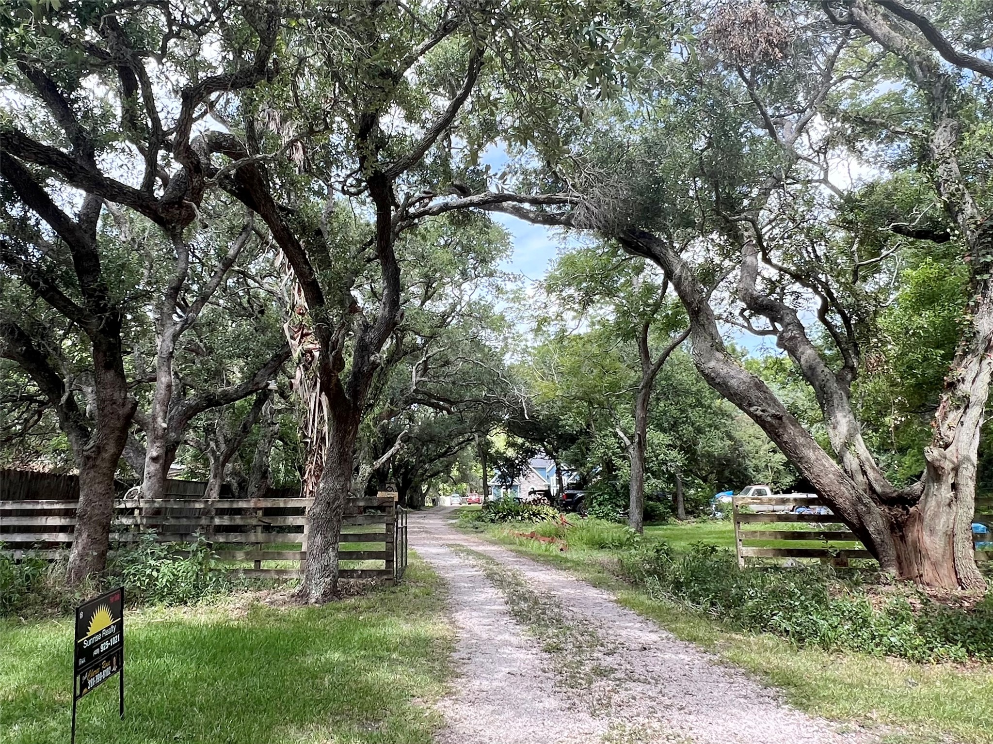 6714 Jay Road Hitchcock, TX 77563 - Photo 3 of 50