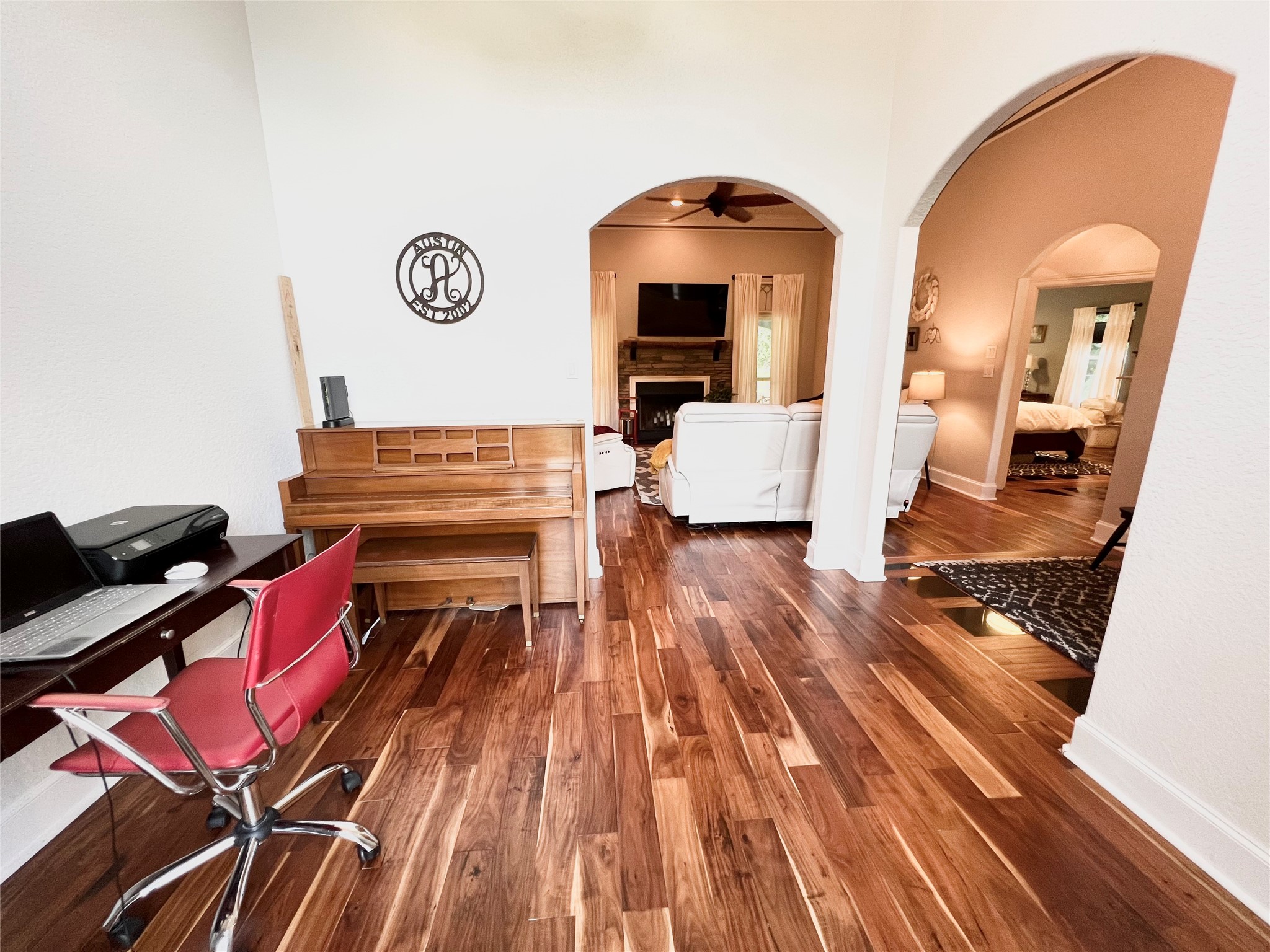 6714 Jay Road Hitchcock, TX 77563 - Photo 8 of 50 a living room with furniture and wooden floor