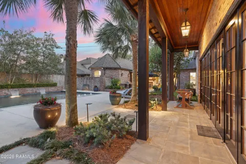 $995,000 | 115 Flagstone Court, Lafayette, LA 70503