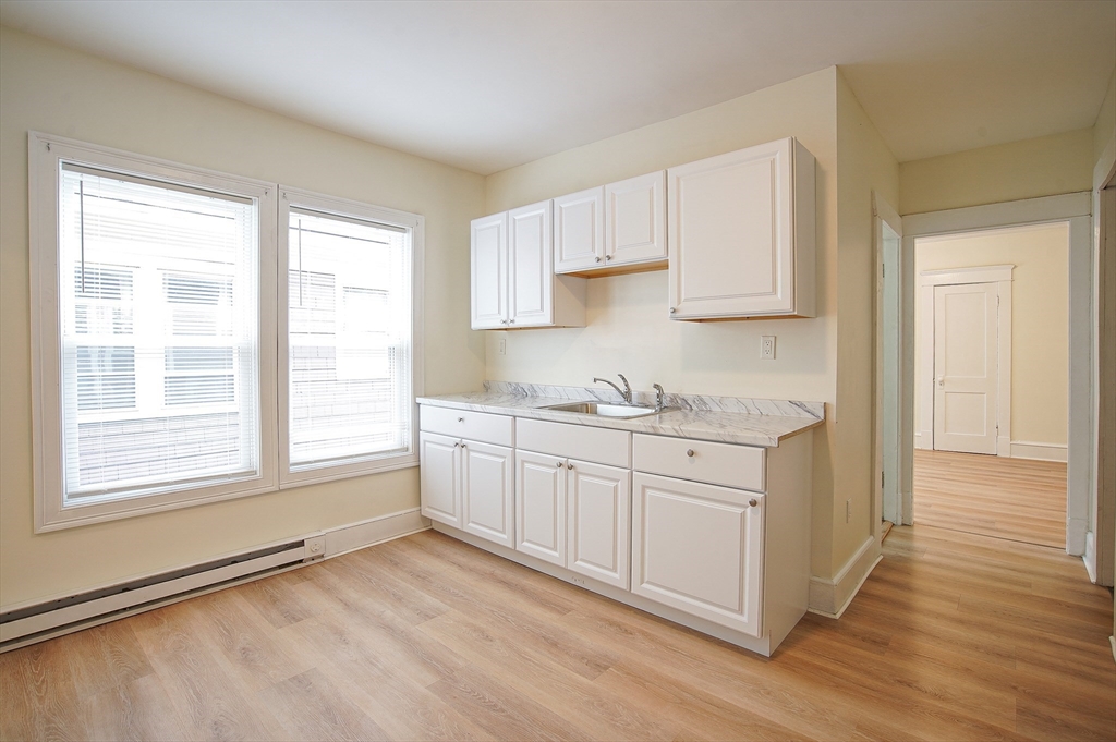 87 Quincy Street, Unit 2R Springfield, MA 01109 - Photo 3 of 10