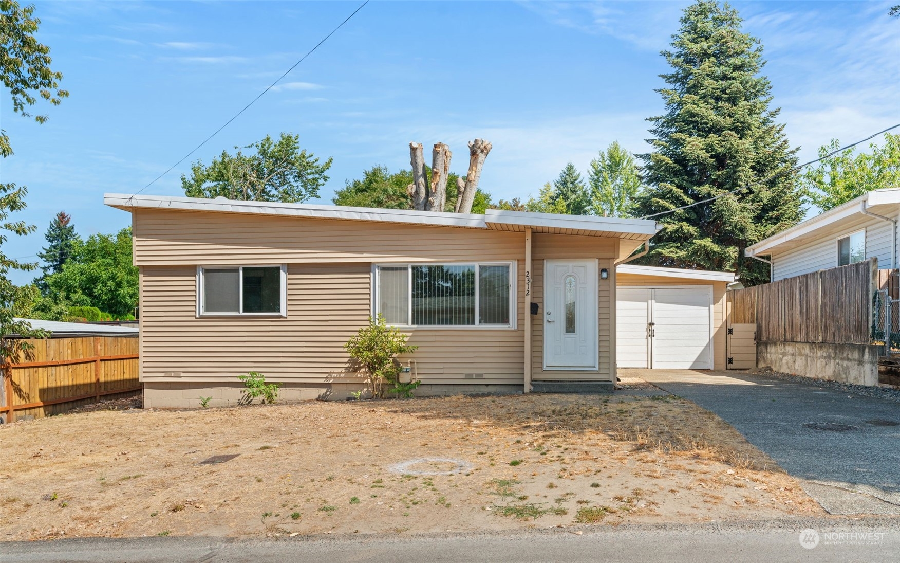 2312 Northeast 6th Place Renton, WA 98056 - Photo 1 of 16 Gallery Image 1