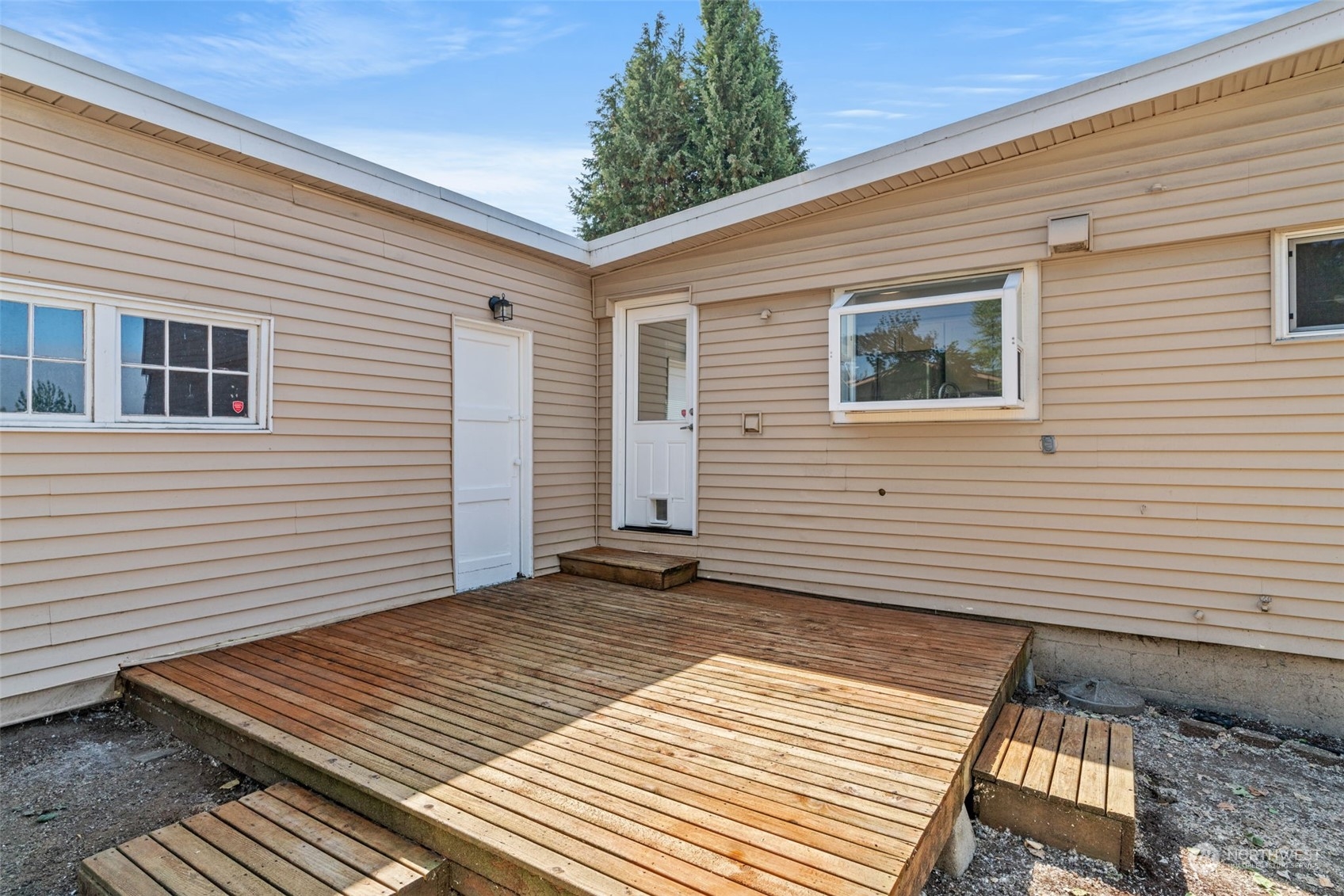 2312 Northeast 6th Place Renton, WA 98056 - Photo 12 of 16 Gallery Image 12