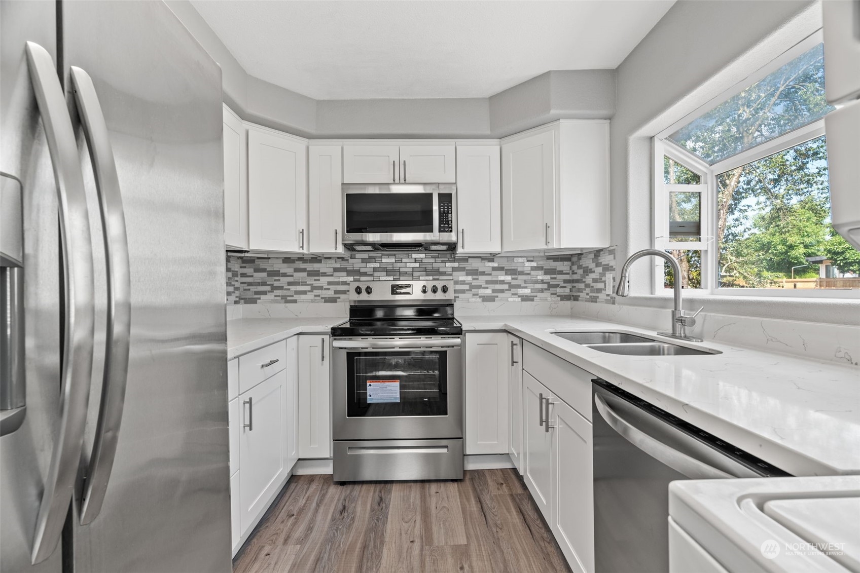 2312 Northeast 6th Place Renton, WA 98056 - Photo 6 of 16 Gallery Image 6