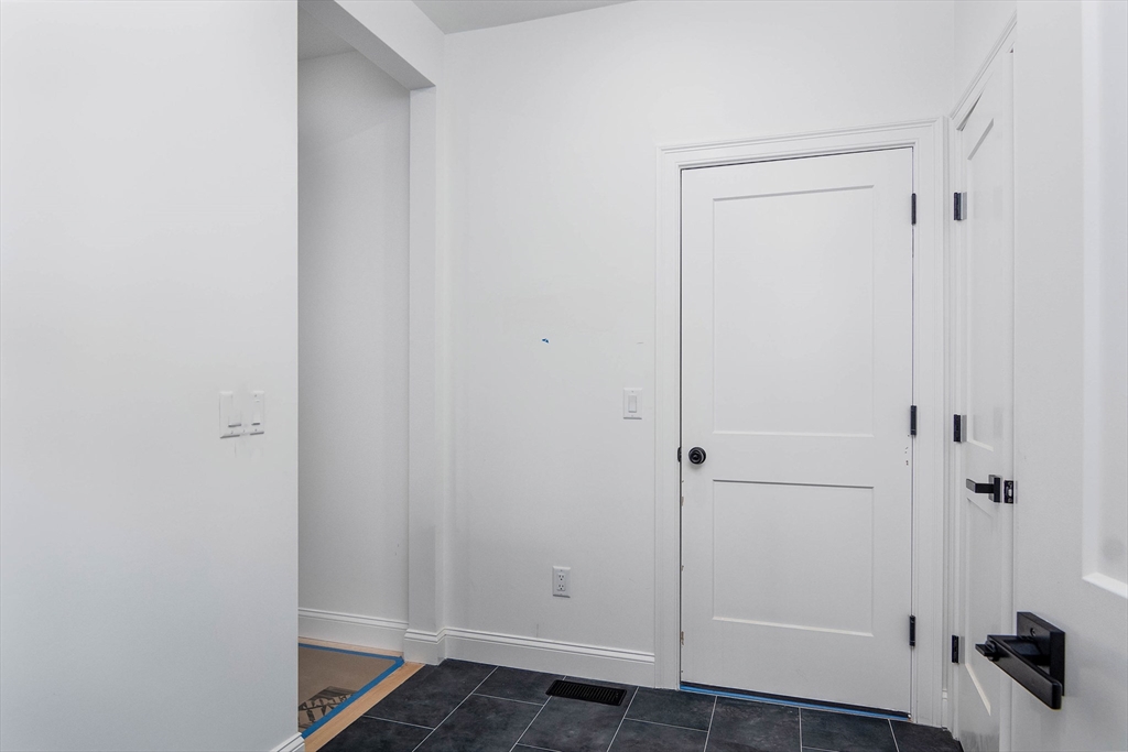 3 Crest Avenue Worcester, MA 01607 - Photo 15 of 34 a view of bathroom