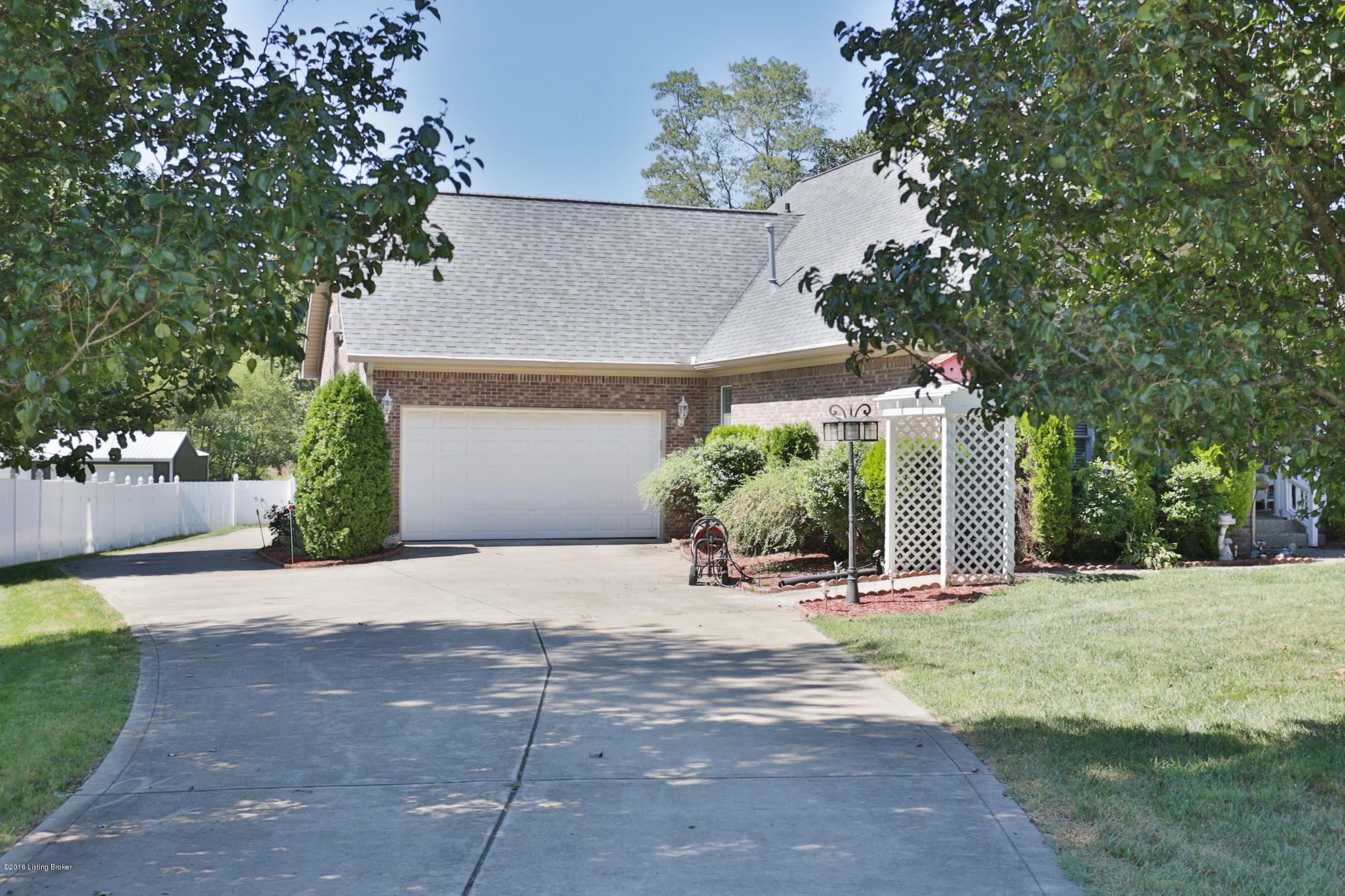 8902 Old Bates Road Louisville, KY 40228 - Photo 4 of 43 3
