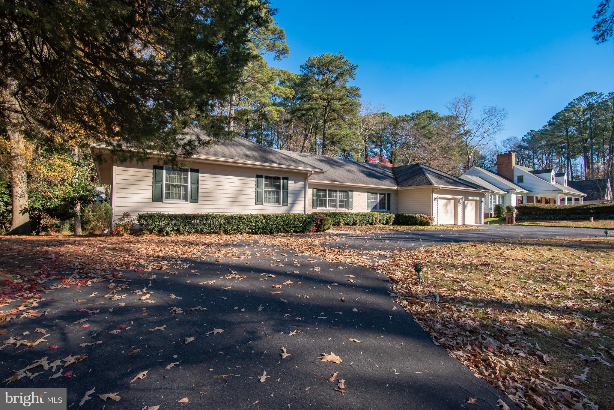 411 Rolling Road Salisbury, MD 21801 - Photo 3 of 51 Wide Circular Driveway