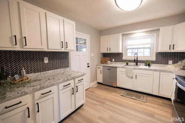 $204,900 | 1308 North Woodridge Avenue, Muncie, IN 47304