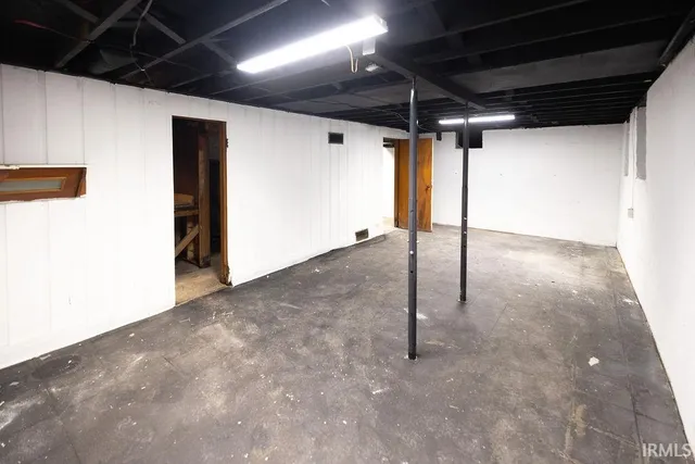 $204,900 | 1308 North Woodridge Avenue, Muncie, IN 47304