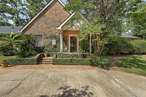$925,000 | 14 Riverbend Lane, Covington, LA 70433