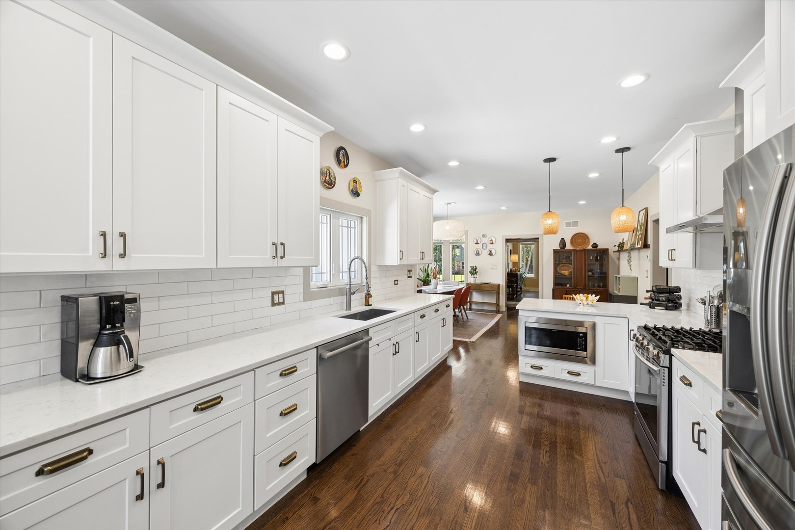 212 Gage Road Riverside, IL 60546 - Photo 12 of 34 Gallery Image 12