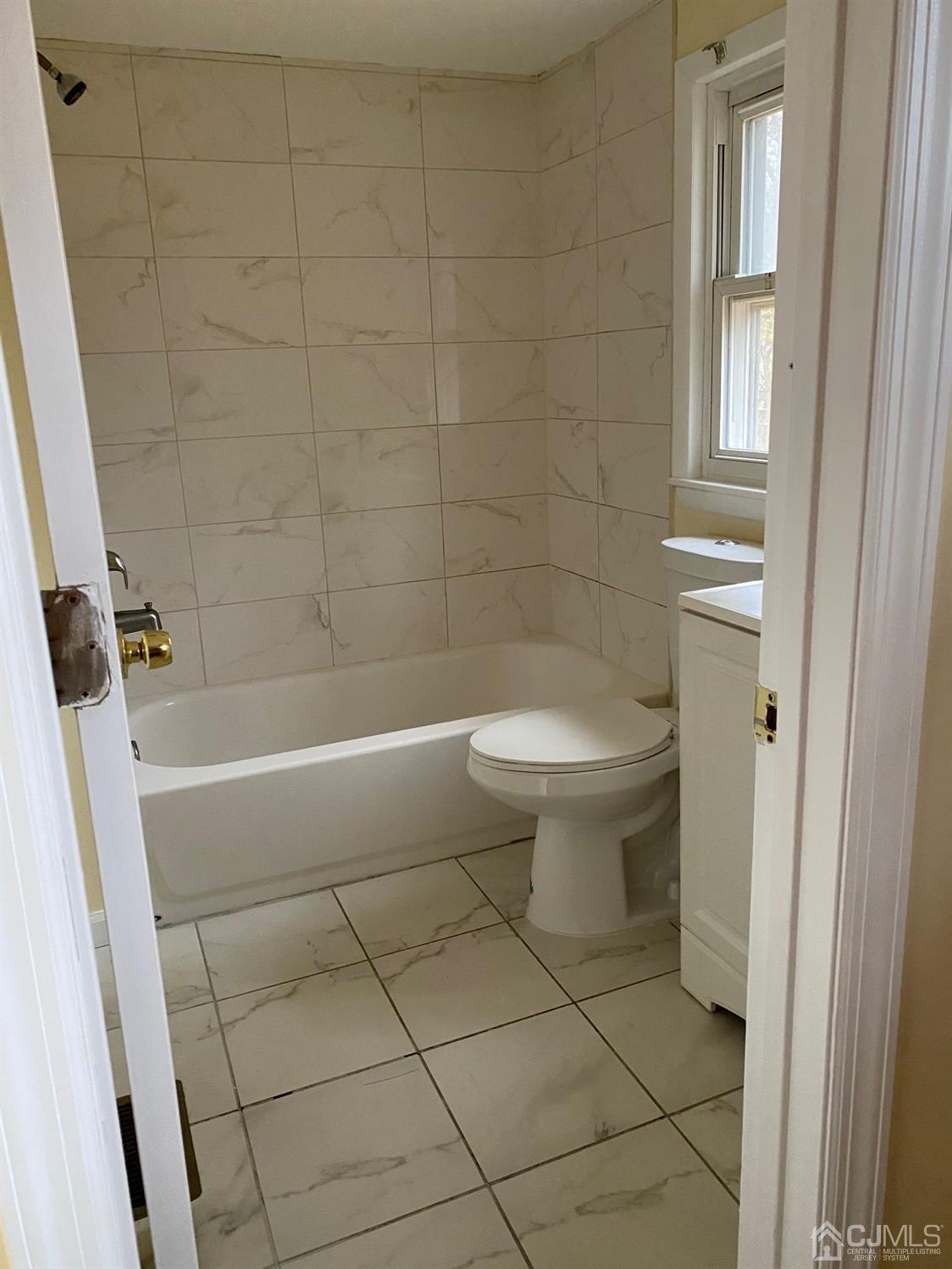 16 Bristol Road Piscataway, NJ 08854 - Photo 4 of 6 Gallery Image 4