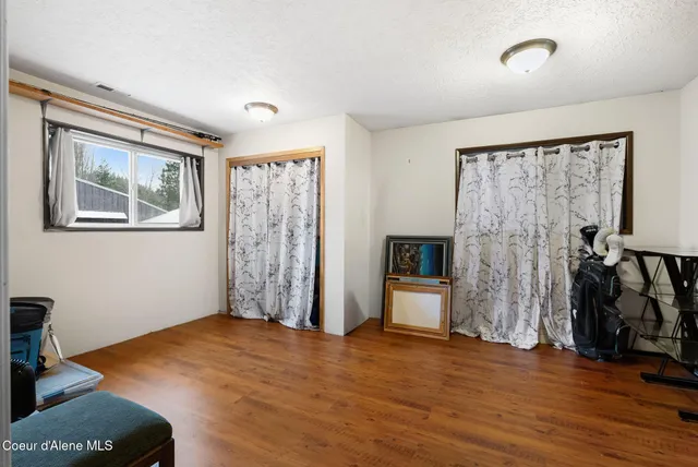 $950,000 | 966 North Kootenai Road, Sandpoint, ID 83864