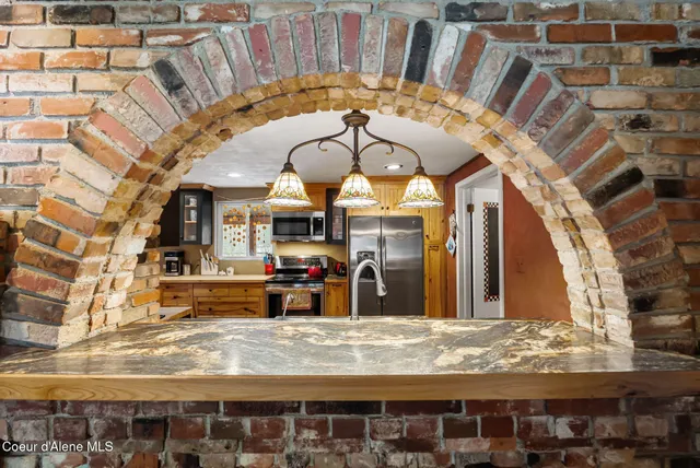 $950,000 | 966 North Kootenai Road, Sandpoint, ID 83864