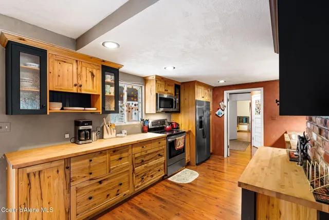 $950,000 | 966 North Kootenai Road, Sandpoint, ID 83864