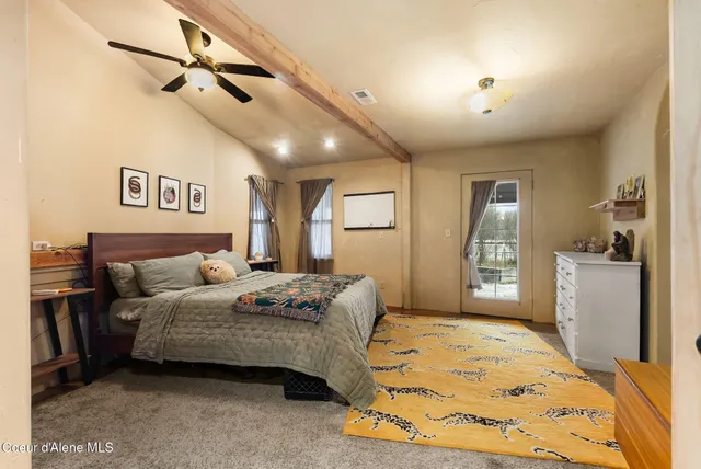 $950,000 | 966 North Kootenai Road, Sandpoint, ID 83864