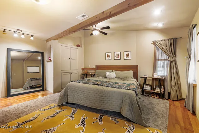 $950,000 | 966 North Kootenai Road, Sandpoint, ID 83864