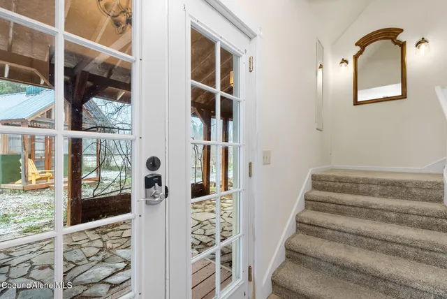 $950,000 | 966 North Kootenai Road, Sandpoint, ID 83864