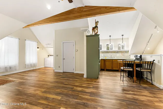 $950,000 | 966 North Kootenai Road, Sandpoint, ID 83864