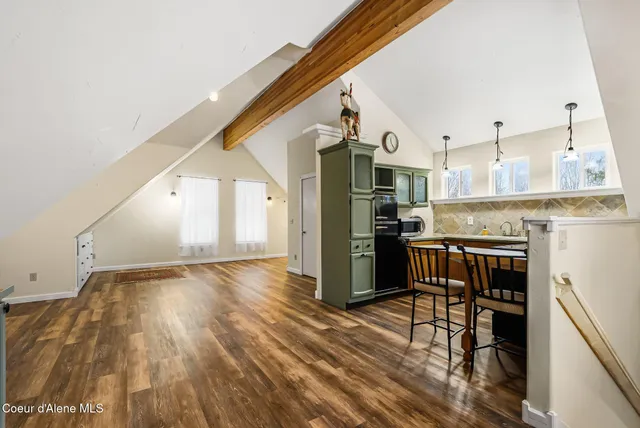 $950,000 | 966 North Kootenai Road, Sandpoint, ID 83864