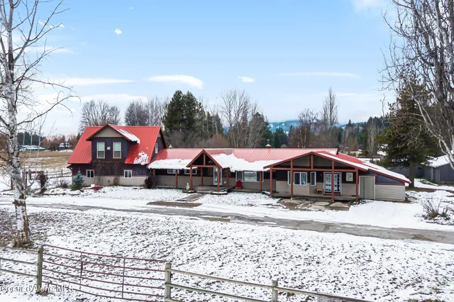 $950,000 | 966 North Kootenai Road, Sandpoint, ID 83864