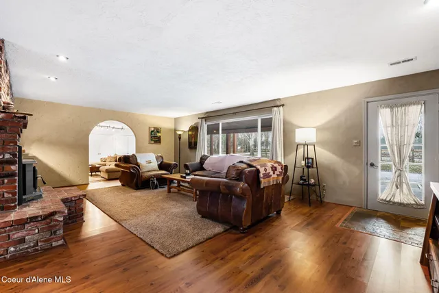 $950,000 | 966 North Kootenai Road, Sandpoint, ID 83864