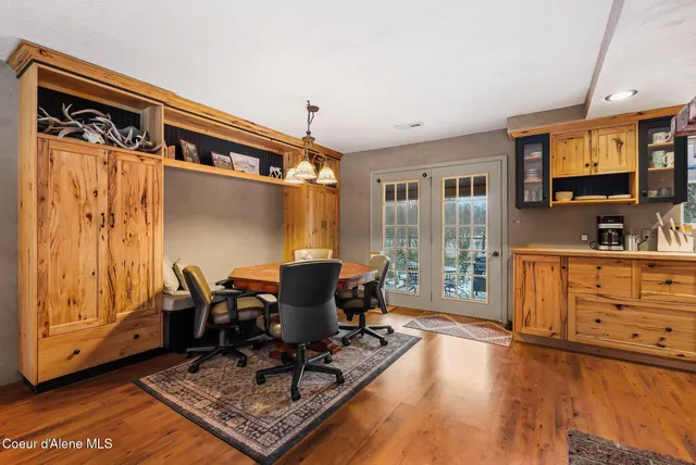 $950,000 | 966 North Kootenai Road, Sandpoint, ID 83864