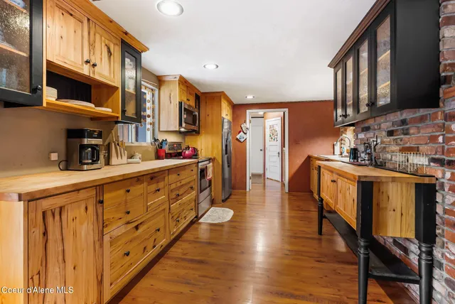 $950,000 | 966 North Kootenai Road, Sandpoint, ID 83864