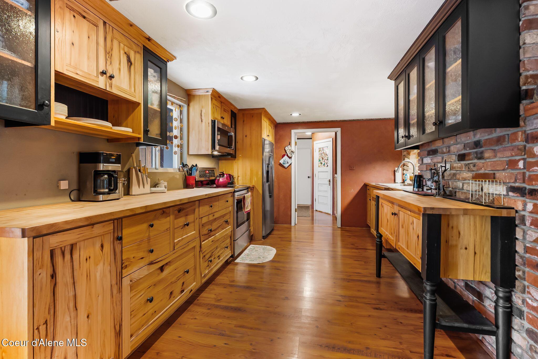 966 North Kootenai Road Sandpoint, ID 83864 - Photo 8 of 78 8_DSC05947